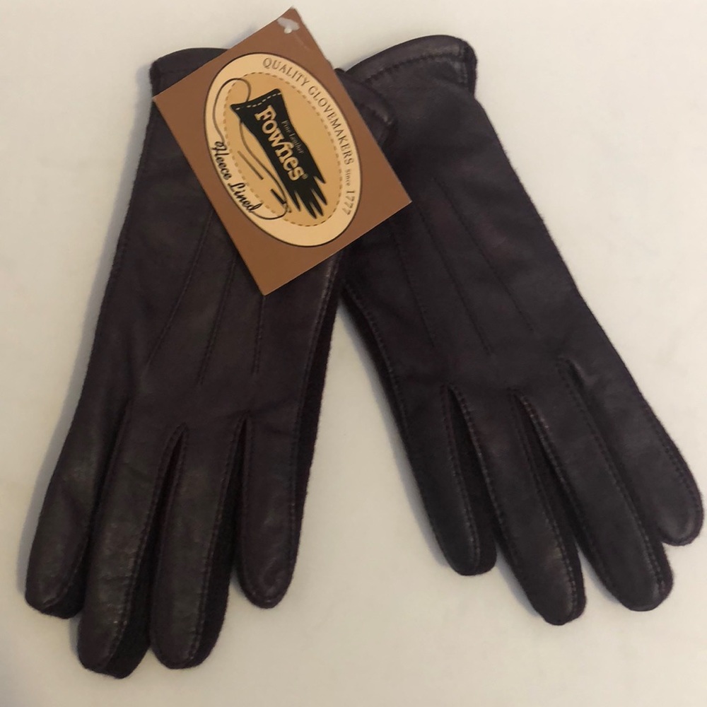 NWT Plum leather gloves